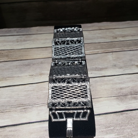 Vtg 30s or 40s lucite and base metal bracelet - Picture 4 of 7